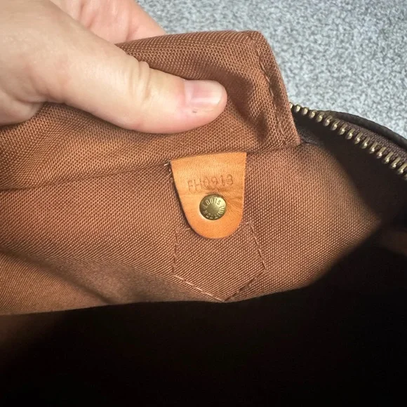 Louis Vuitton Duffle - Picture 8 of 8